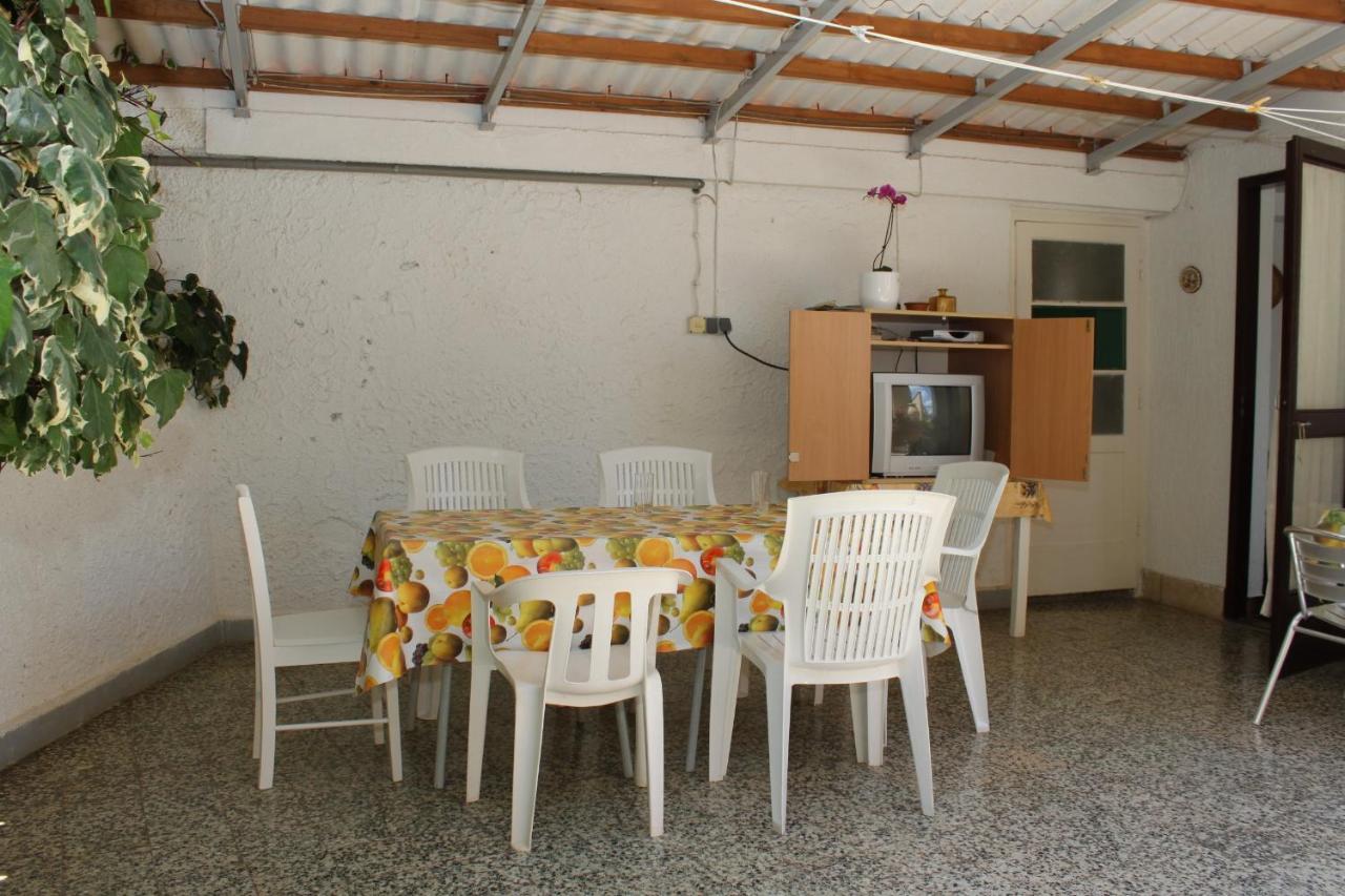 Apartments And Rooms With Parking Space Mali Lošinj Exterior foto